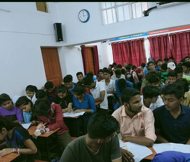Er. R.K. Anand Chemistry Classes Gallery Image